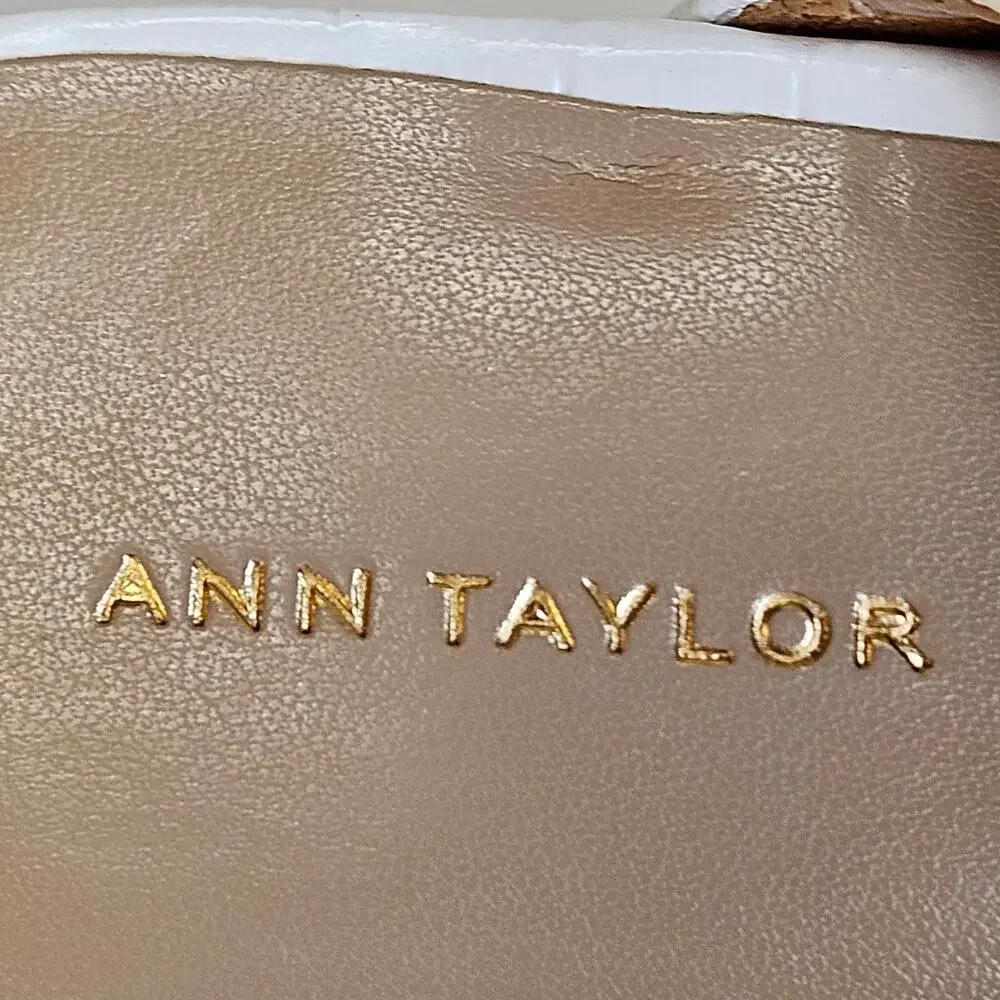 Ann Taylor‎ White Leather Croc Embossed Sandals With Stacked Block Heel Size 9M